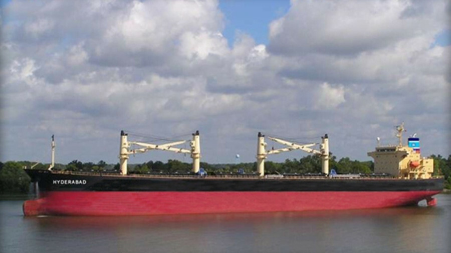 Riviera - News Content Hub - Ships sink in Asian vessel collisions