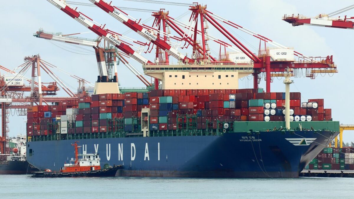 HMM aims to almost double box ship fleet