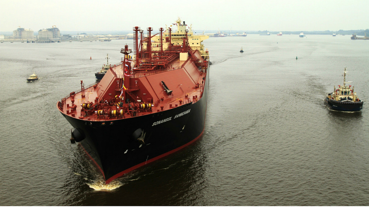 Total acquires operating interest in Mozambique LNG