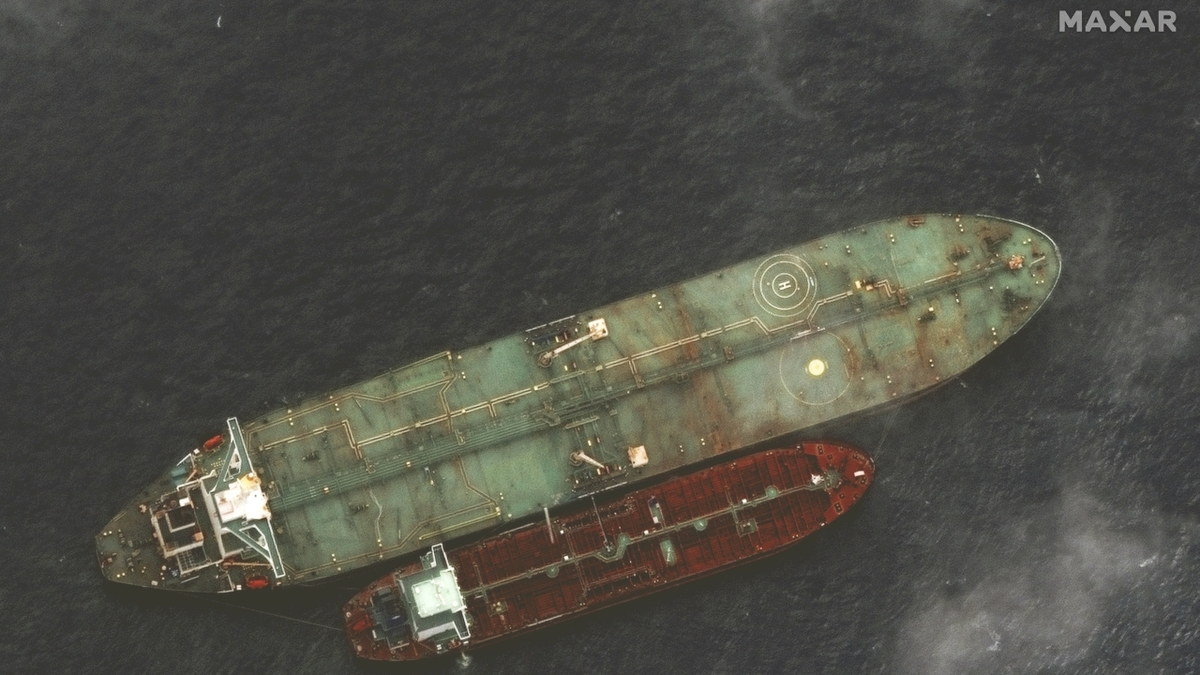 Adrian Darya 1 and unidentified tanker off Syrian coast. Satellite image ©2019 Maxar Technologies.