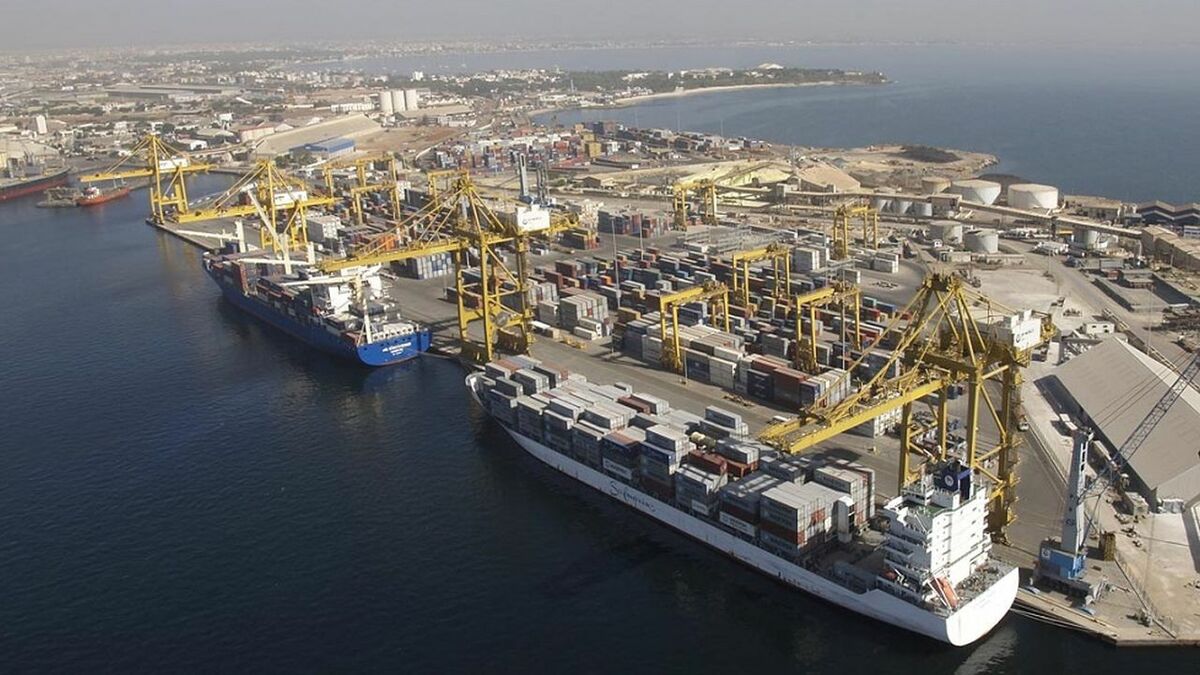 https://dvzpv6x5302g1.cloudfront.net/AcuCustom/Sitename/DAM/065/DP_World_container_terminal_Dakar.jpg