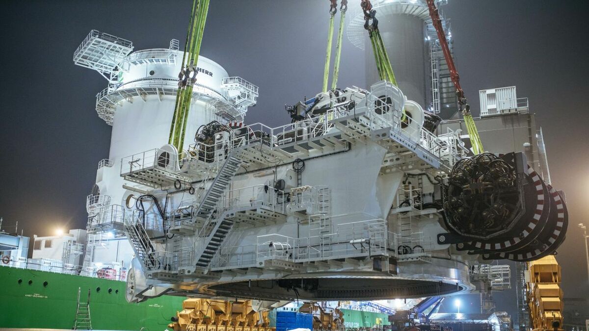 Ever built. Liebherr TCC 78000. Liebherr HLC 295000. Orion 1 Crane Vessel. Crane Vessel Orion