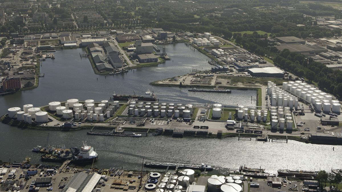 The Port of Antwerp has quarantined a tanker until 4 July 2020 (image source: Port of Antwerp)