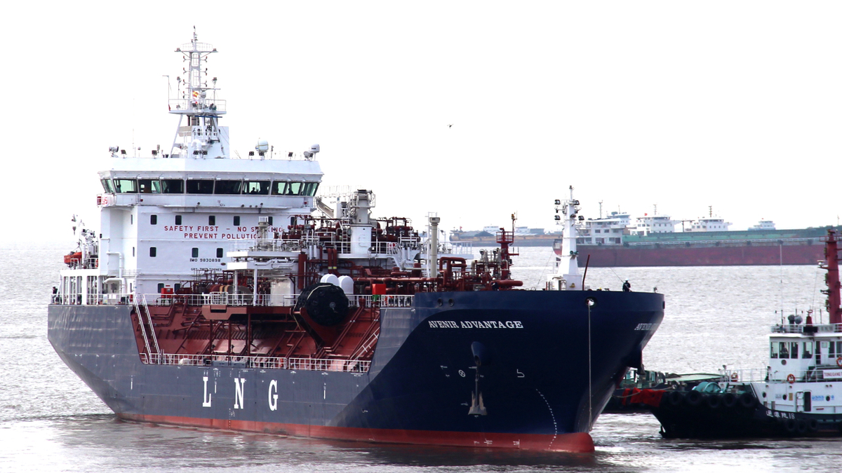Avenir Advantage LNG bunker vessel (source: Avenir)