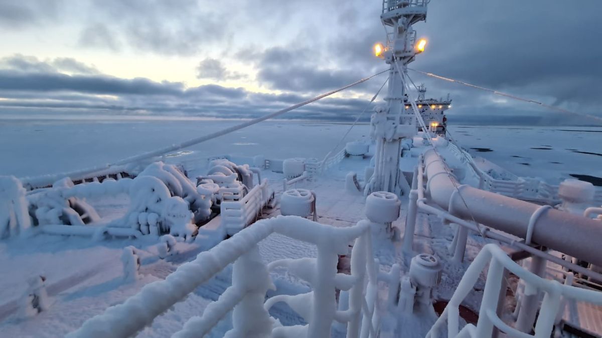 Russia and China look to use Northern Sea Route year-round