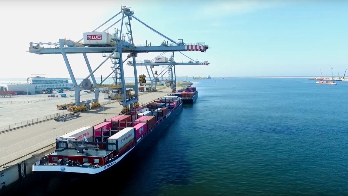 DP World has launched a barge service between the Upper Rhine region and Rotterdam World Gateway (source: DP World) DP World has launched a barge service between the Upper Rhine region and Rotterdam World Gateway (source: DP World)