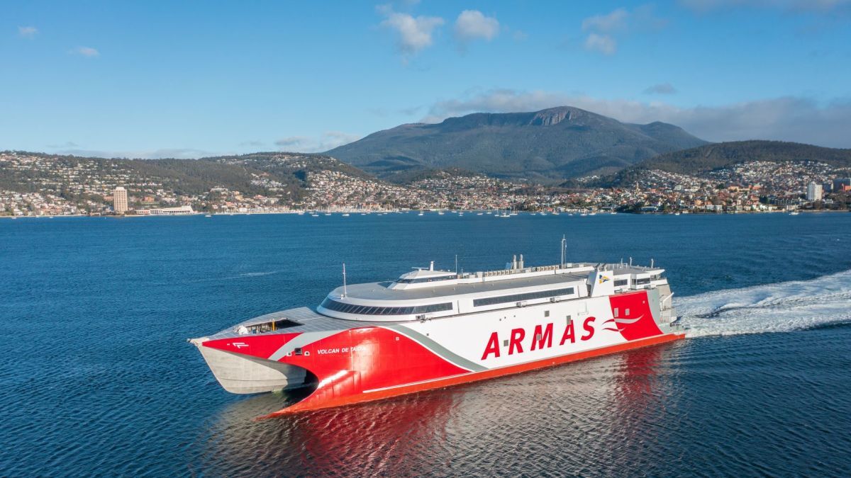 Riviera - News Content Hub - Naviera Armas catamaran: built for an exposed  route