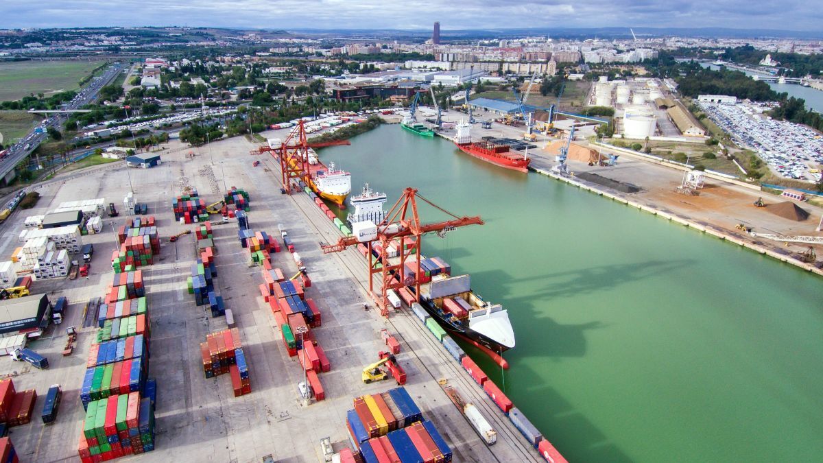 Riviera News Content Hub Turning AIS data into shipport insight