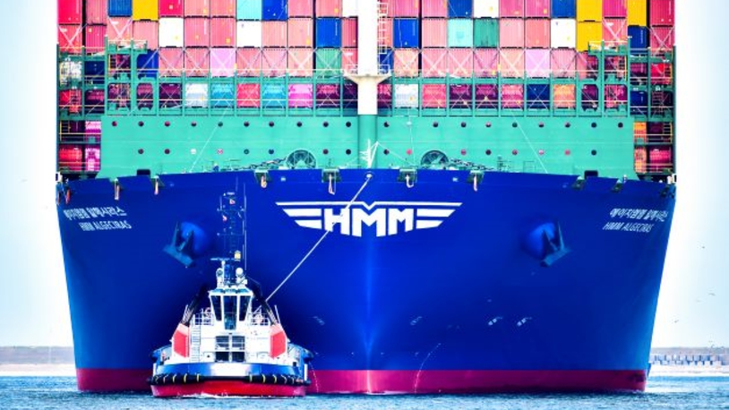 HMM firms up US$2.8Bn shipbuilding contracts for 12 box ships, two VLCCs