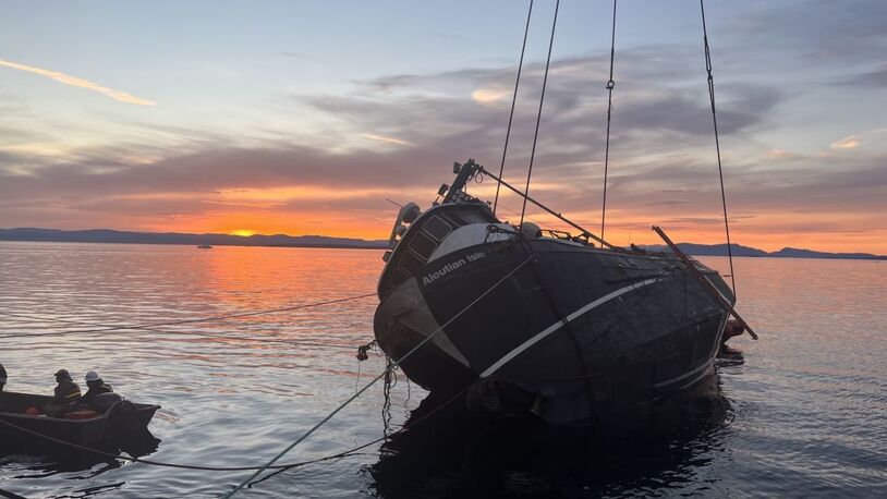 Sunken fishing vessel salvaged off Washington state