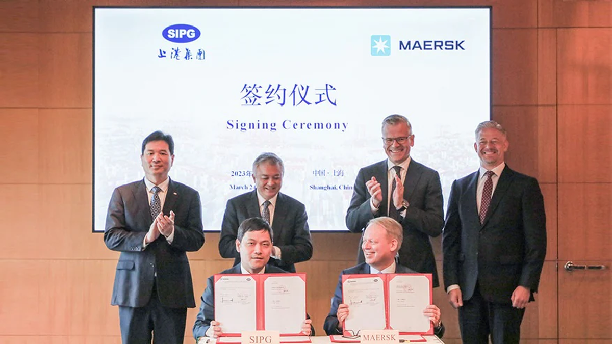 Riviera - Lead Stories Brand - Maersk inks green methanol fuel MoU with ...