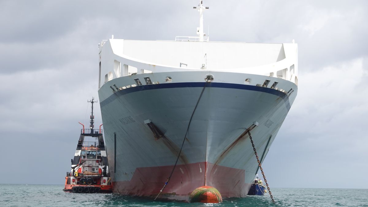 Grounded ships towed, wrecks removed