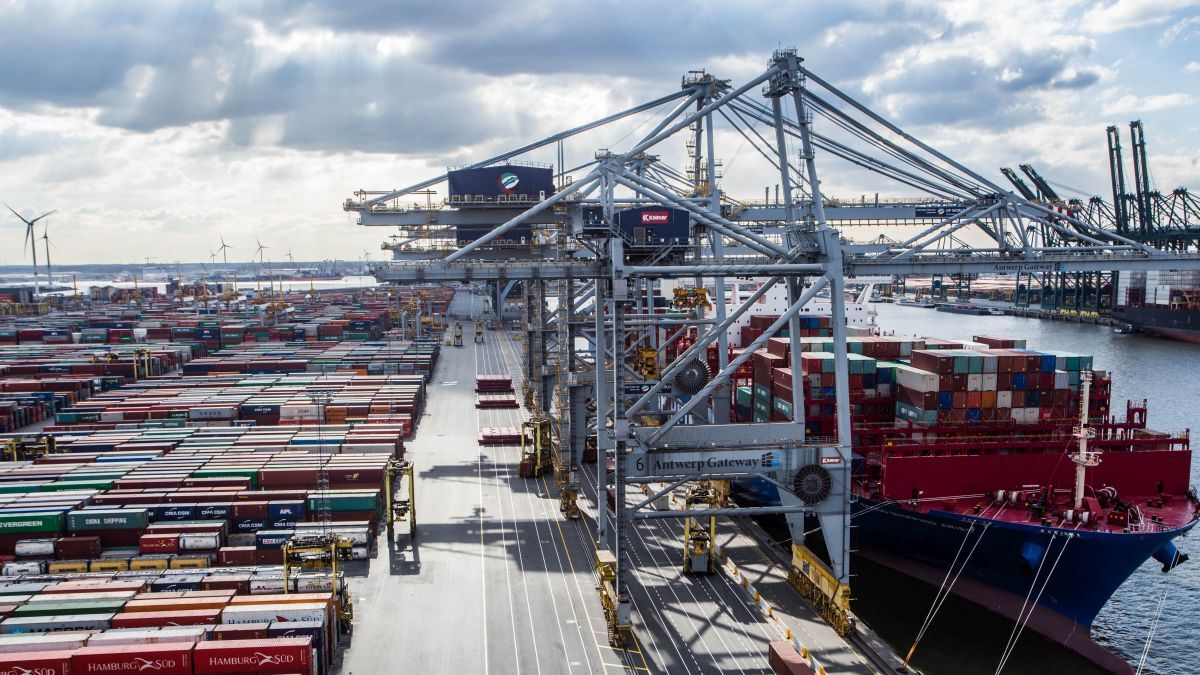 Riviera - News Content Hub - Top 20 container ports: growth slows