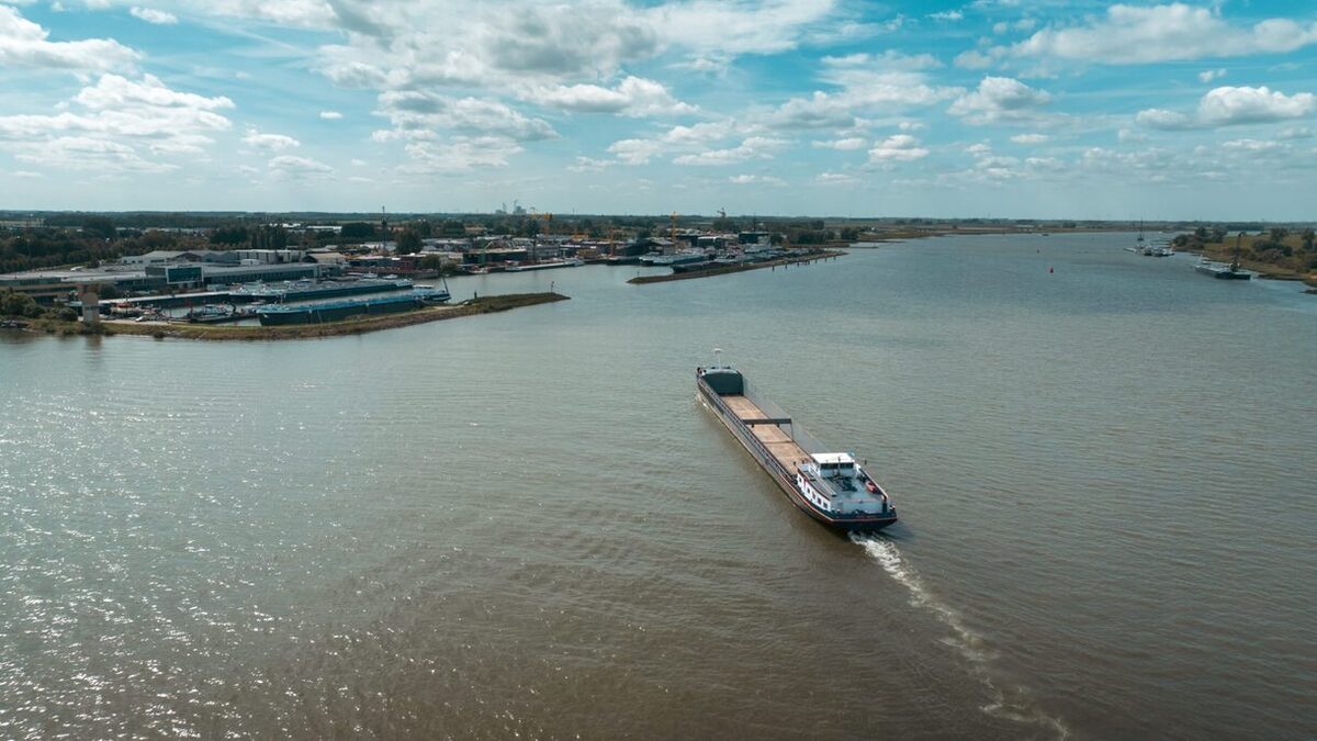 FPS launches second zero-emissions inland container vessel to 'set new standards'  