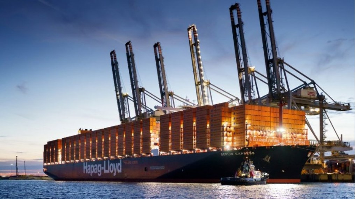 Riviera - News Content Hub - Tugs tow jack-up, LNG-fuelled container ...