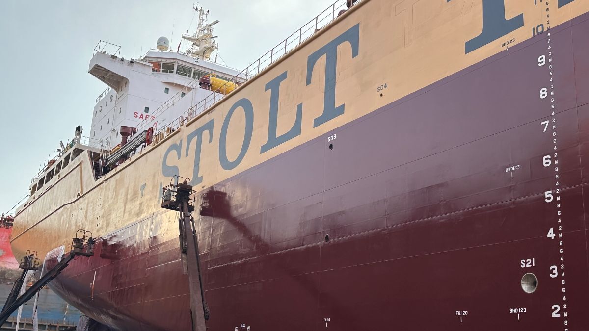 Stolt Tankers leads the way with graphene coating hull application
