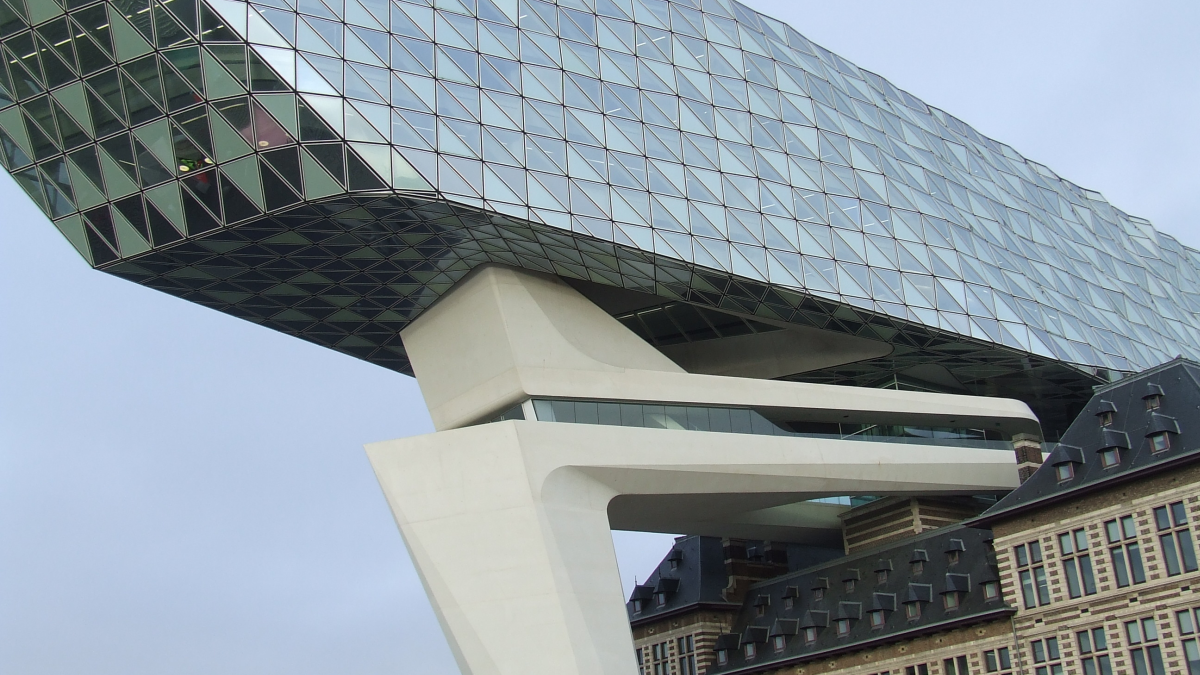 Diamond shaped extension sits on top of the original building for Port of Antwerp's harbour management (source: Riviera Maritime Media)