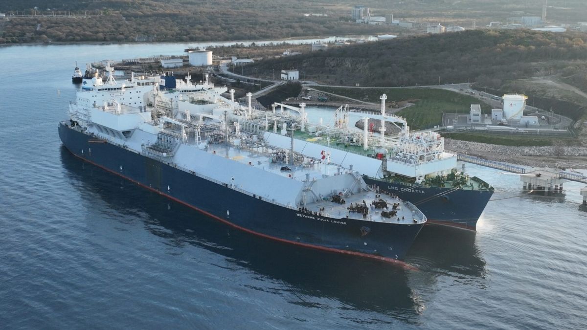 Record LNG deliveries to FSRU; FLNG arrives for work