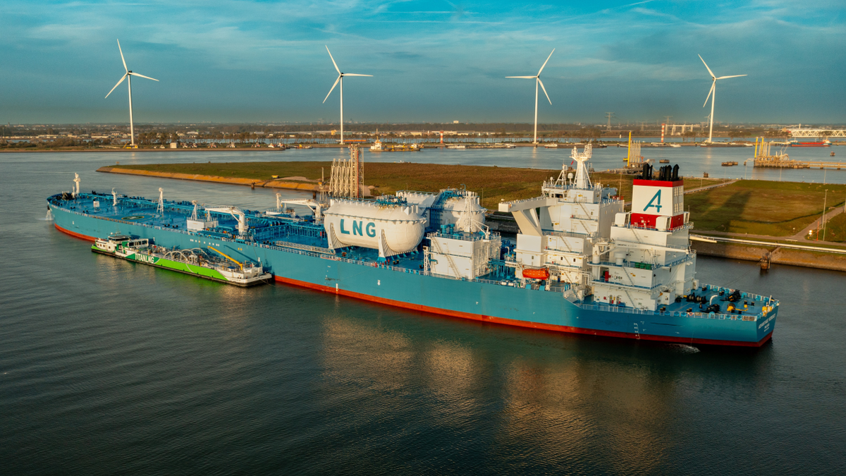 Navigating the future of LNG bunkering