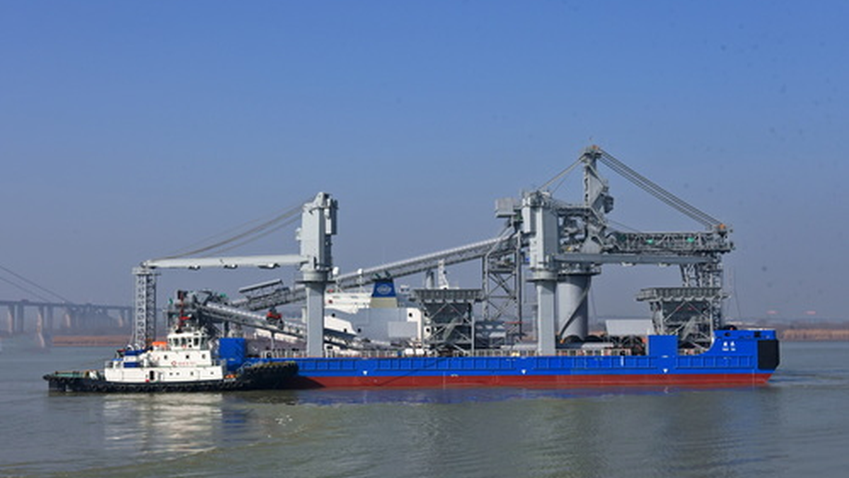 Jiangsu Zhenjiang Shipyards completed a ASD tug and a 112-m ore transfer vessel for COSCO (source: Jiangsu Zhenjiang Shipyards)