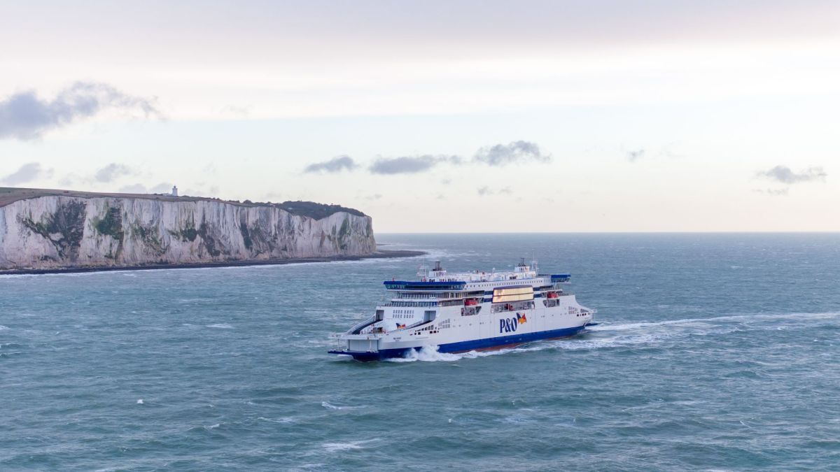 P&amp;O Ferries launches second hybrid ferry on Dover-Calais route