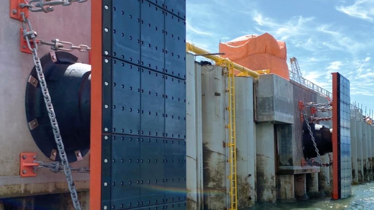 LNG export terminal construction presents unique challenges