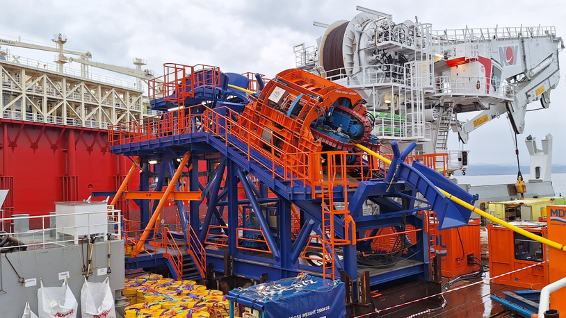 Deck technology enables Mediterranean FSRU mooring and pipeline installation