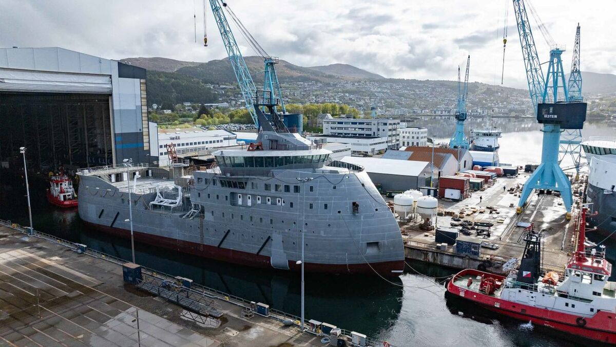 Hull of Olympic’s second CSOV arrives in Norway