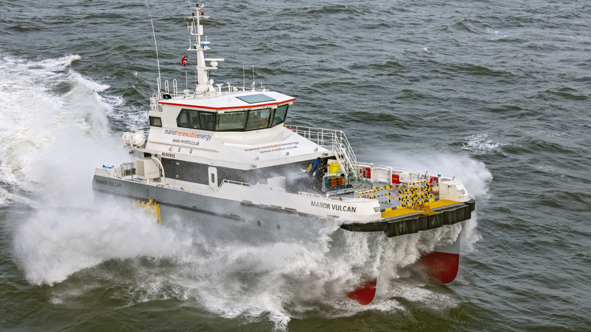 Manor_Vulcan_Strategic_Marine_catamaran_CTV_in_Montrose_Scotland