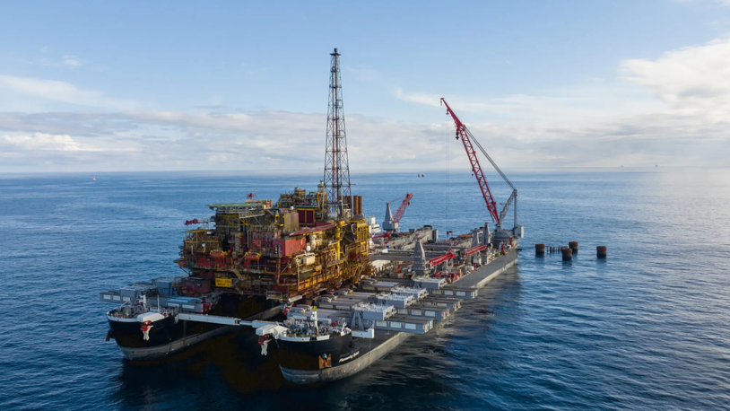 Riviera - News Content Hub - Final iconic Shell Brent platform topsides ...