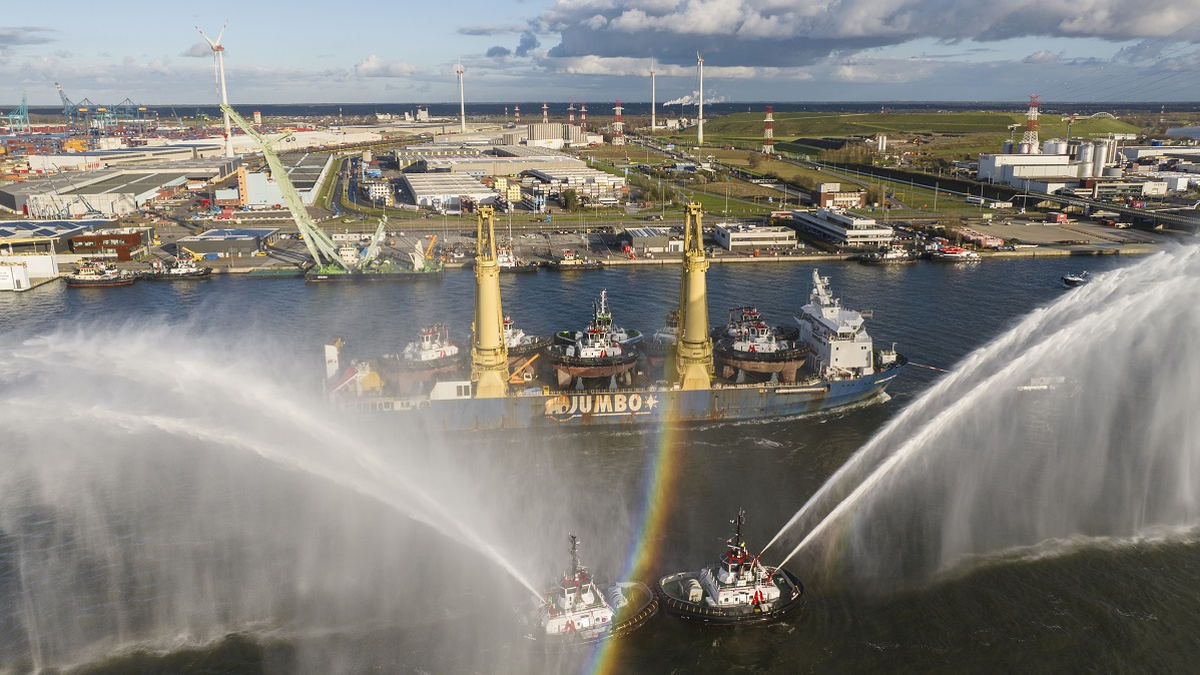 Delivery_of_six_RSD_Tugs_2513_to_the_Port_of_Antwerp-Bruges