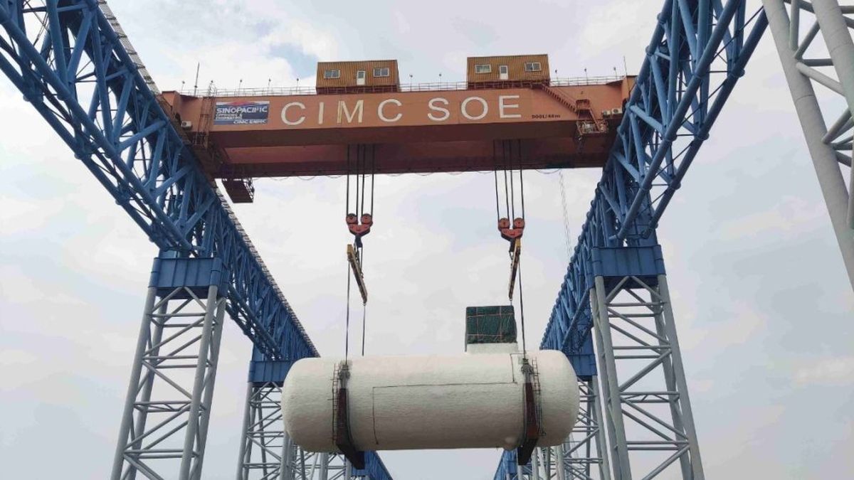 Vitol chooses LNG bunkering vessel cargo and fuel equipment supplier