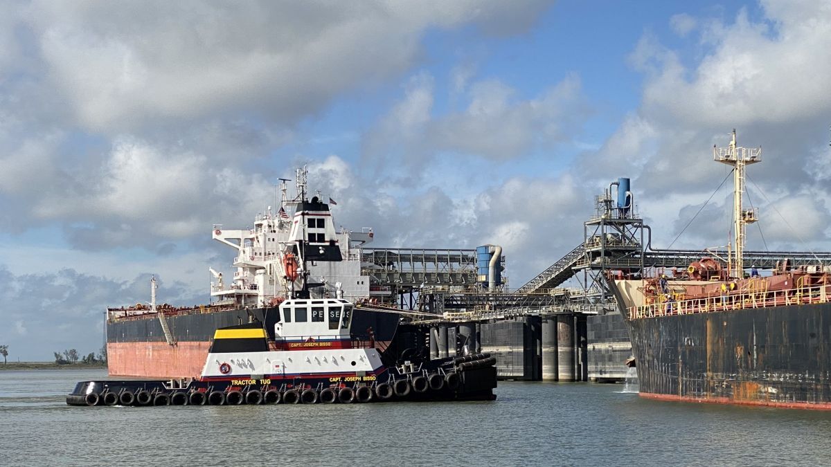 Capt_Joseph_Bisso__ASD_tractor_tugs_completed_in_2022_with_76_tons_of_bollard_pull.jpg