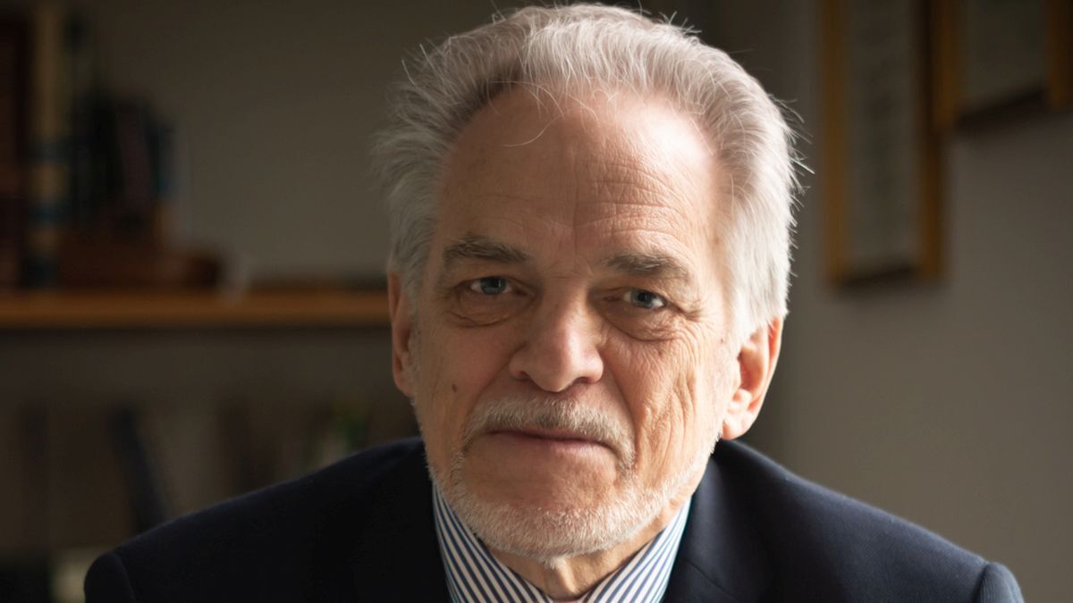 Robert G Allan receives BTA Lifetime Achievement Award