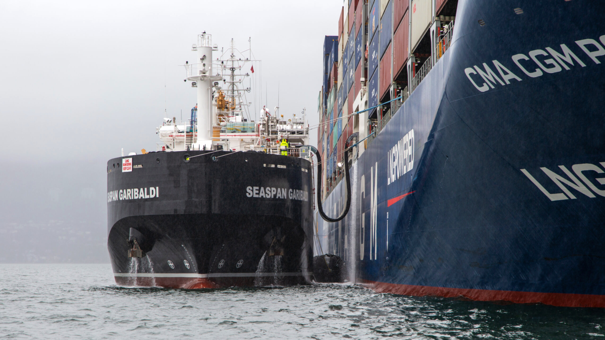CMA CGM LNG fuelled container ship refuelled by bunker bargewebzhgf