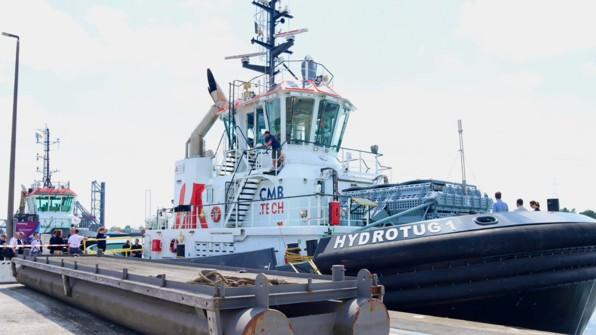 Port of Antwerp-Bruges leads industry with alternative-fuelled tugs 