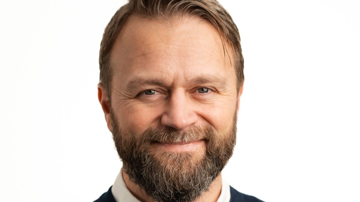 Cruise Industry at a Crossroads: Navigating Towards Cleaner Power Solutions