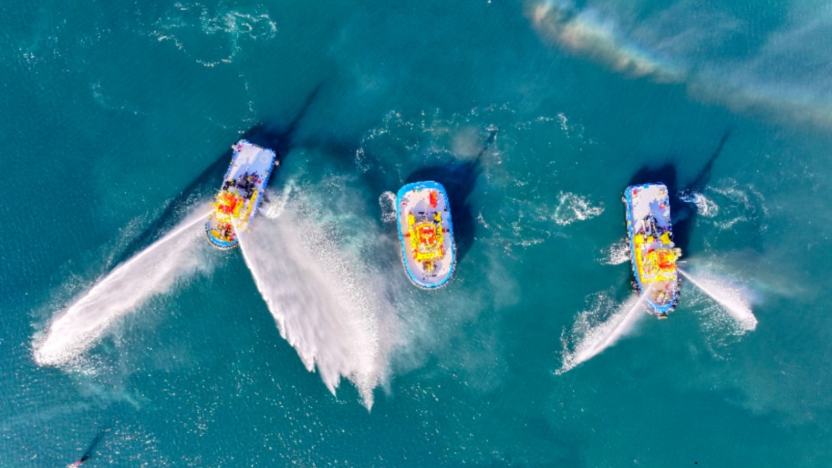 Two SAAM Towage tugs in Chile celebrate arrival of first electric tug