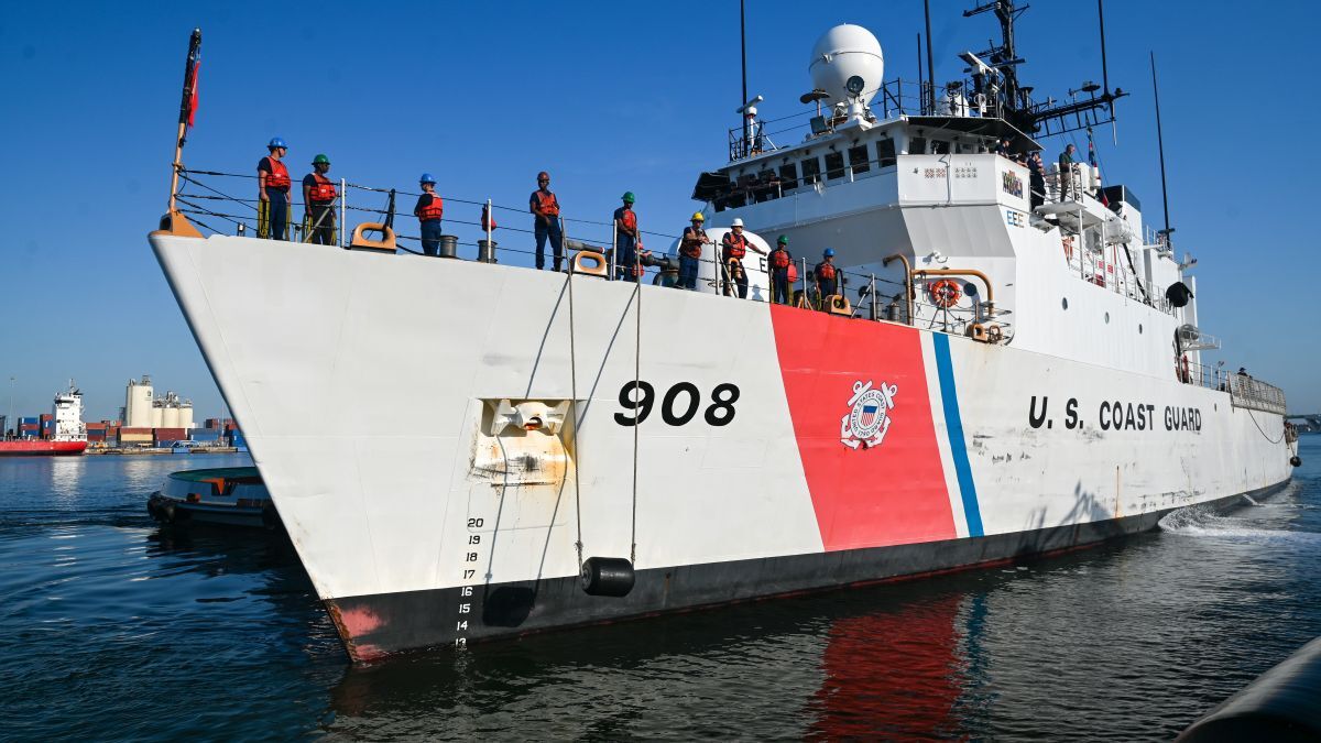 USCG tightens LNG bunkering rules for vessels