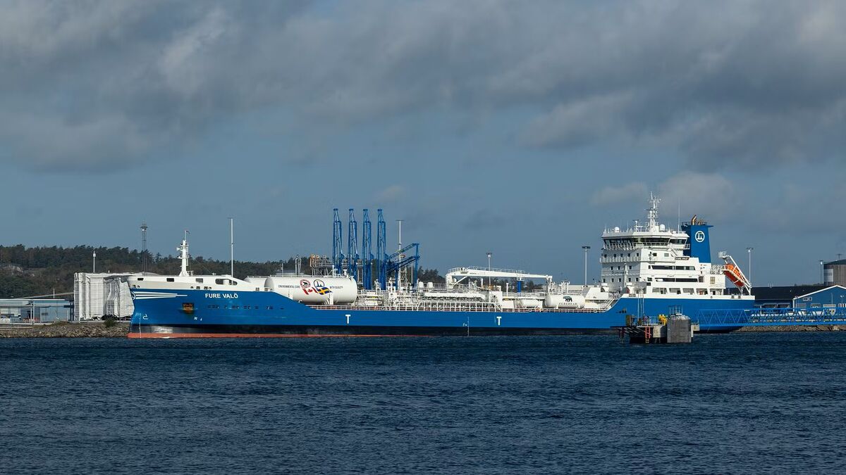 Furu Val in the Energy habour at the port og Gothernburg (source Port of Gothernburg) A 1200w