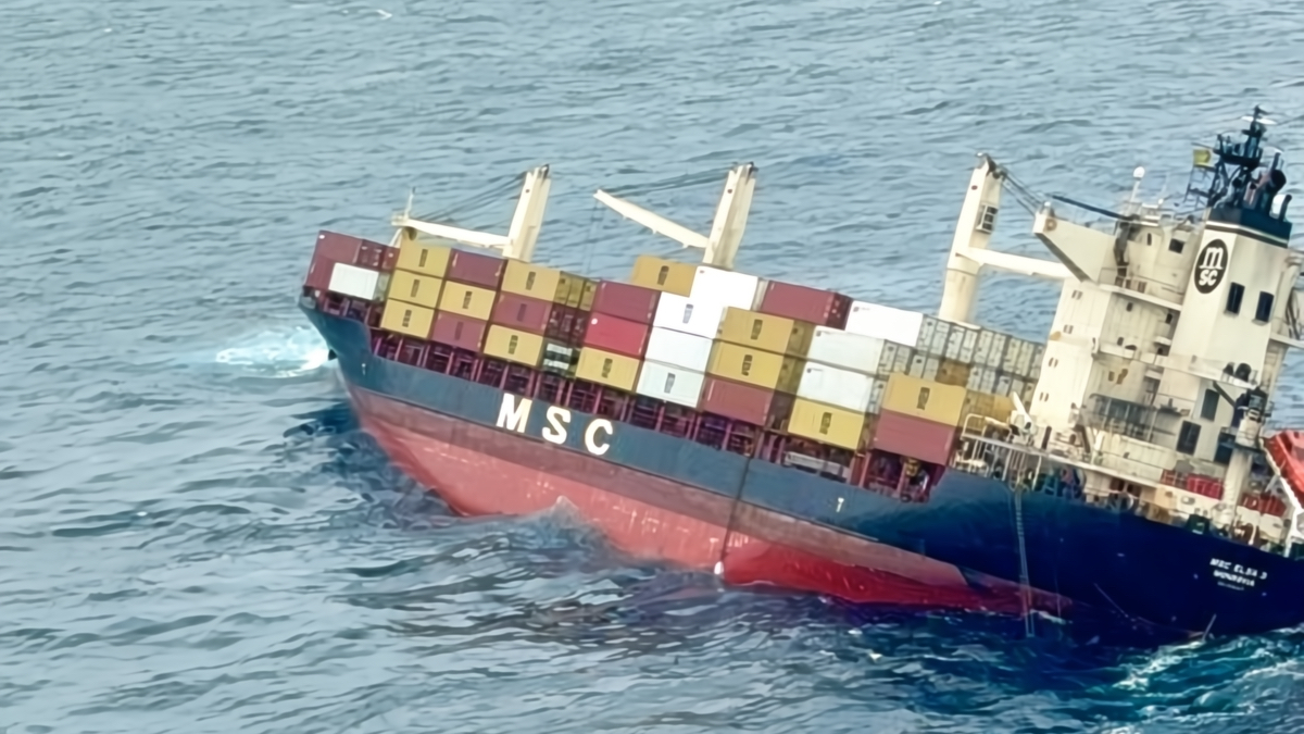 Dive operations start to remove tonnes of fuel from sunken box ship off India 