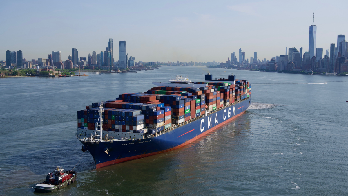 Box ship giant plows through disruption to profit