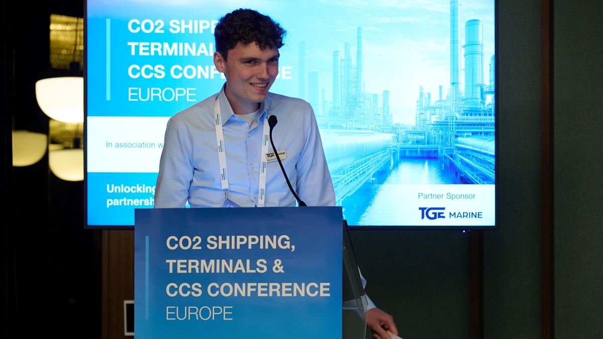 Cross-contamination risk shapes liquid CO2 loading strategy