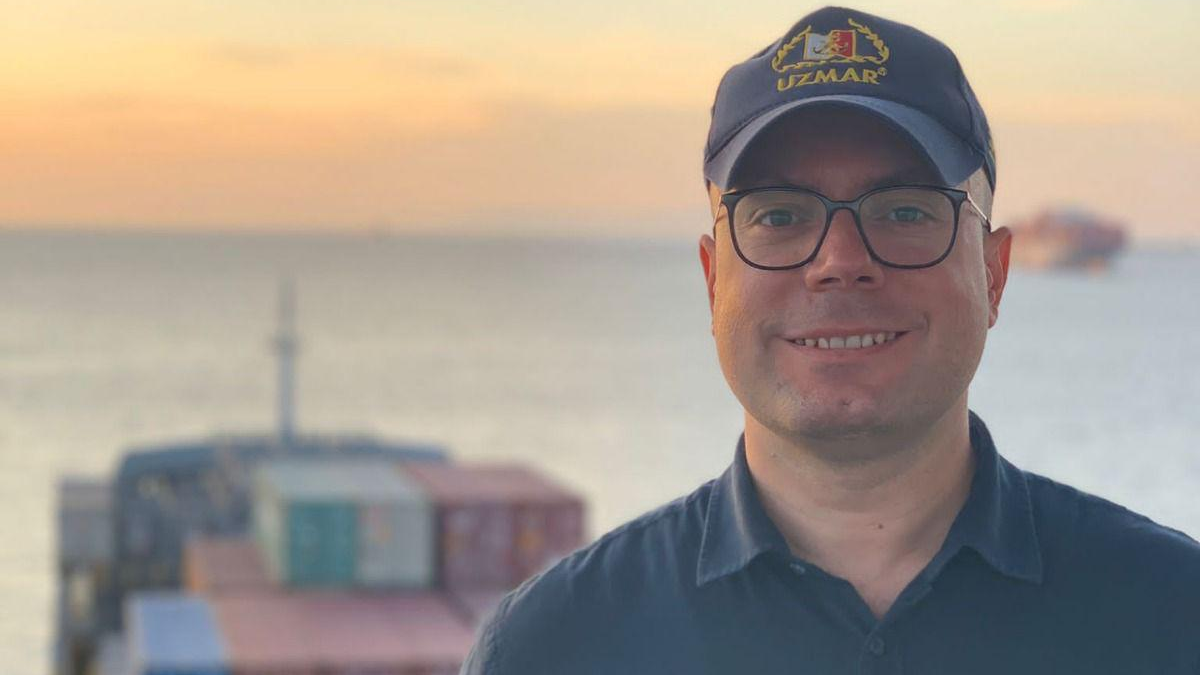 Uzmar pilot Captain Mustafa Sokukcu Uzmar pilot Captain Mustafa Sokukcu