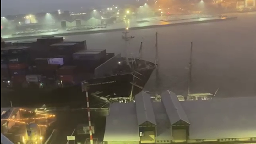 Container ship crash caused by poor communications, distracted bridge team