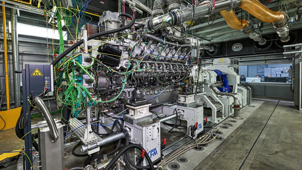 Rolls-Royce develops ‘world-first’ 100% methanol high-speed marine engine