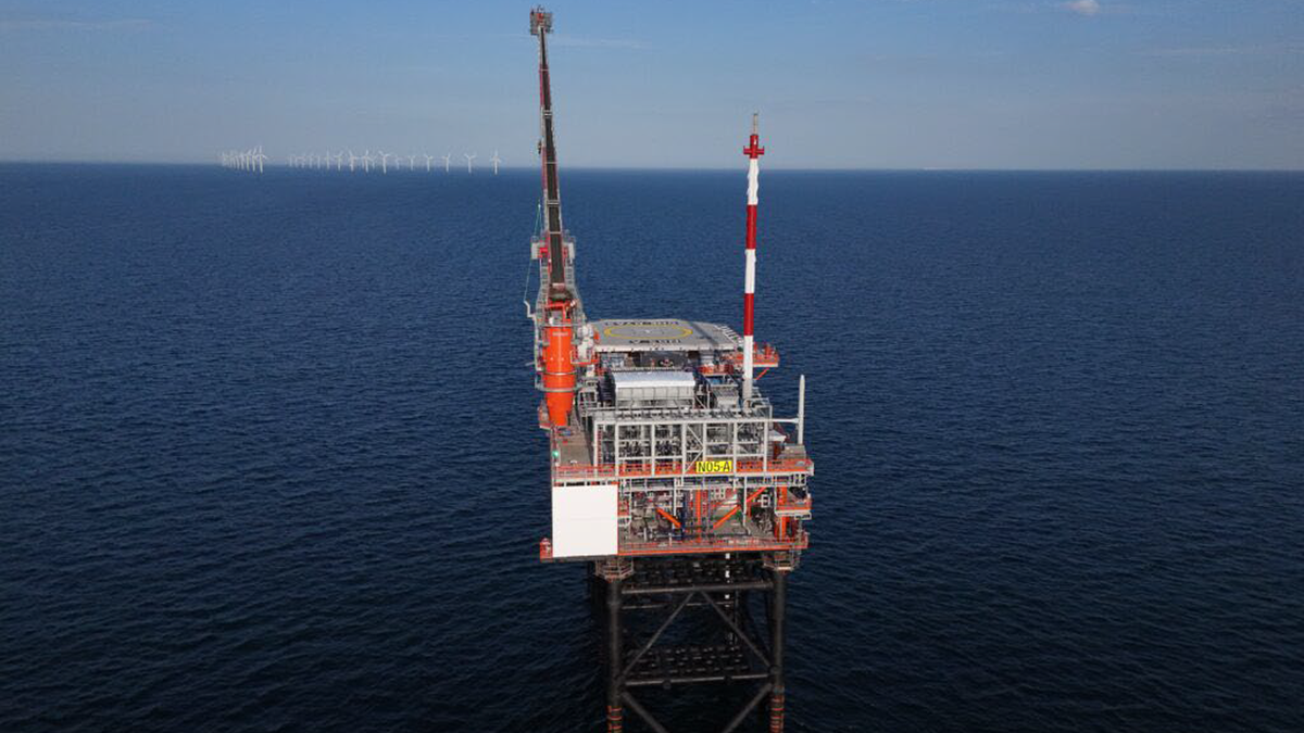 Natural gas production platform starts running on electricity from offshore windfarm