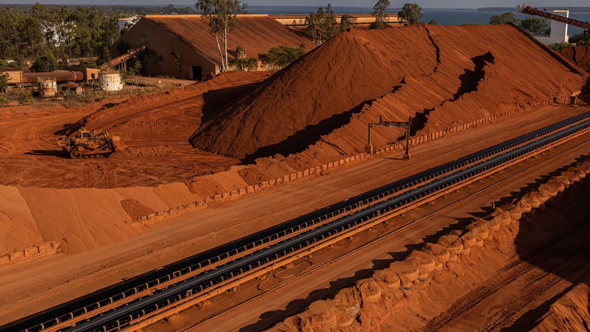 Year-end dry bulk rally collides with overcapacity