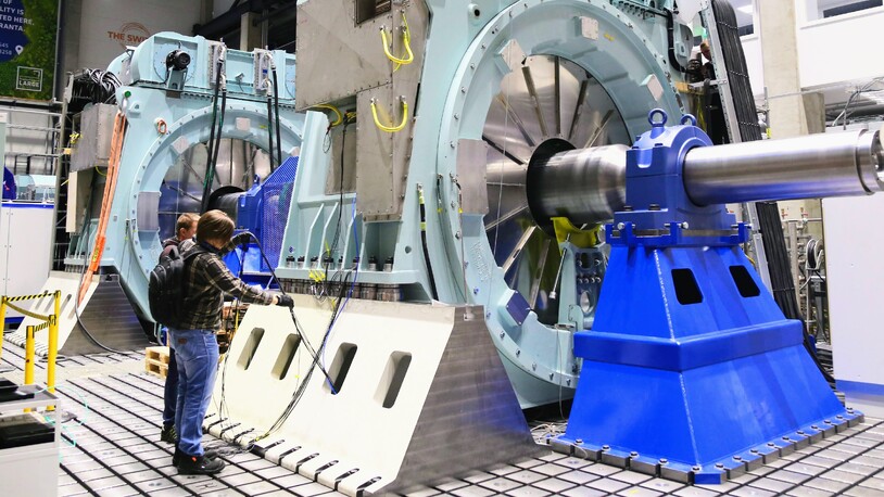 Permanent magnet machines for shaft generator systems and main propulsion