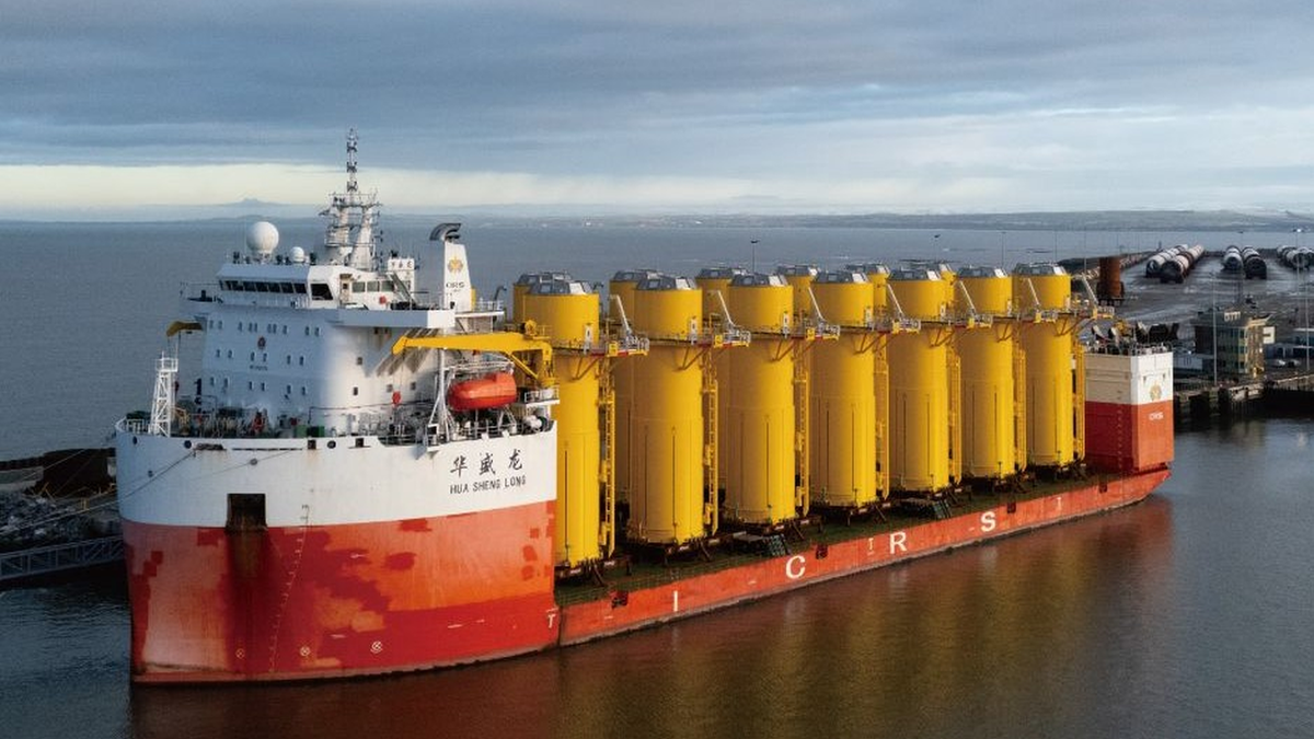 First batch of TPs for Inch Cape offshore windfarm arrive in UK